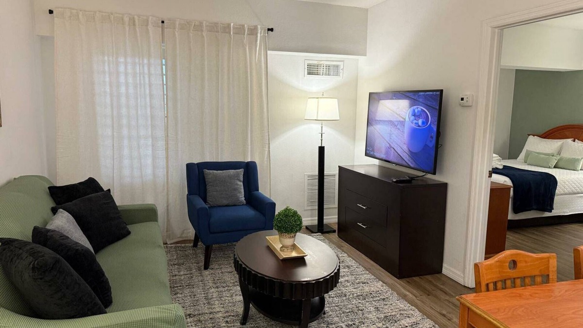 Florida Central Atlantic Coast Apartment | SkySuite 5min to Universal Park