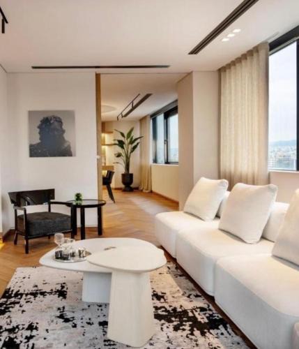 Thessaloniki Apartment | SkySuite42