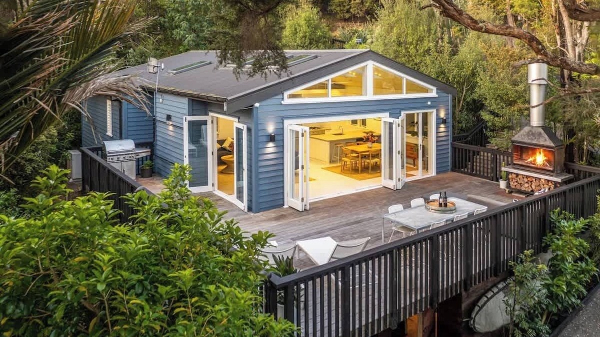 Waiheke Island House | Skyview Onetangi | Stay Waiheke