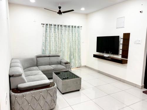 Madhapur Apartment | SkyView Penthouse MEE Homes near Hitech City