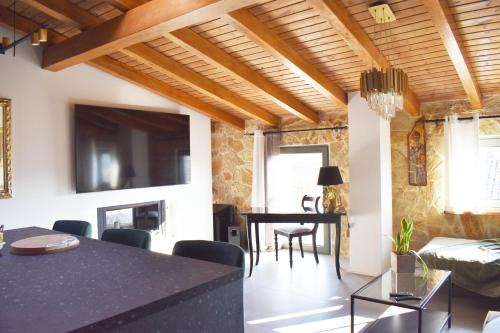 Alepou Apartment | Skyview suite