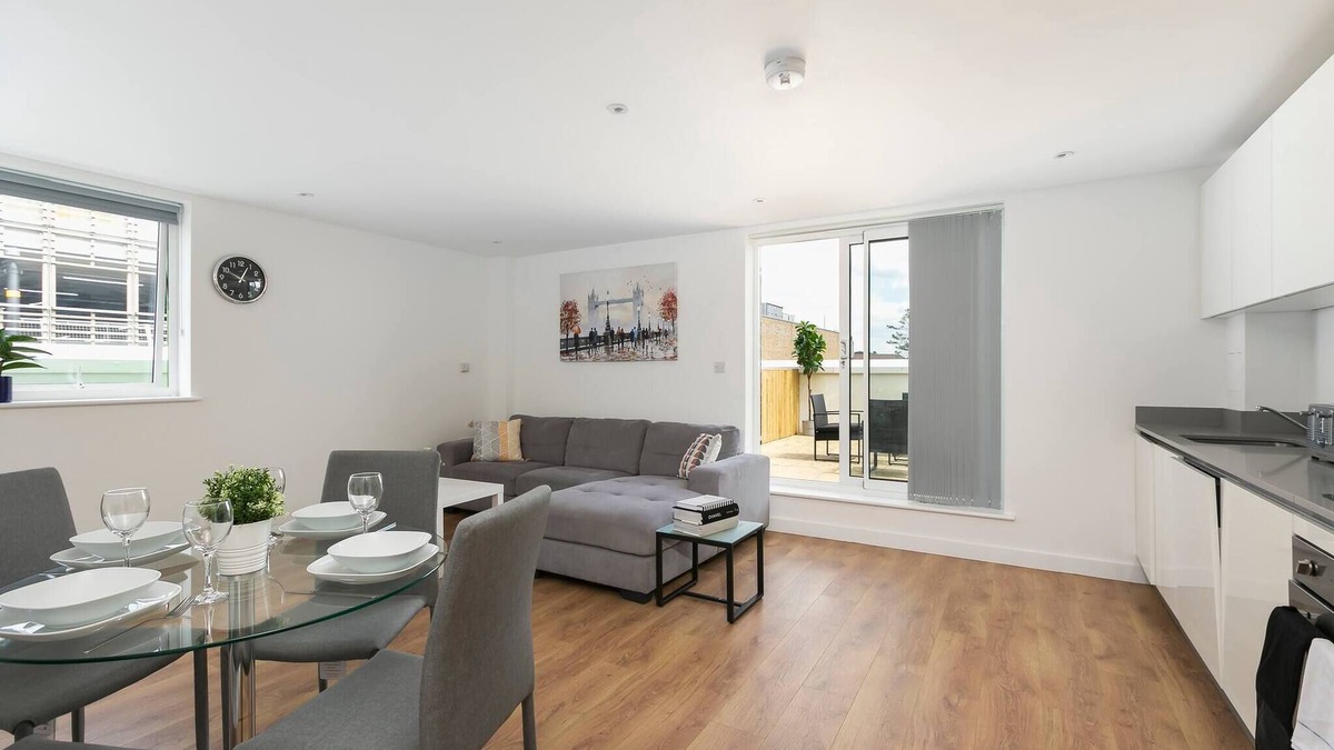 Grange Apartment | Skyvillion - Huge 4bed Apartment Wbalcony - parking