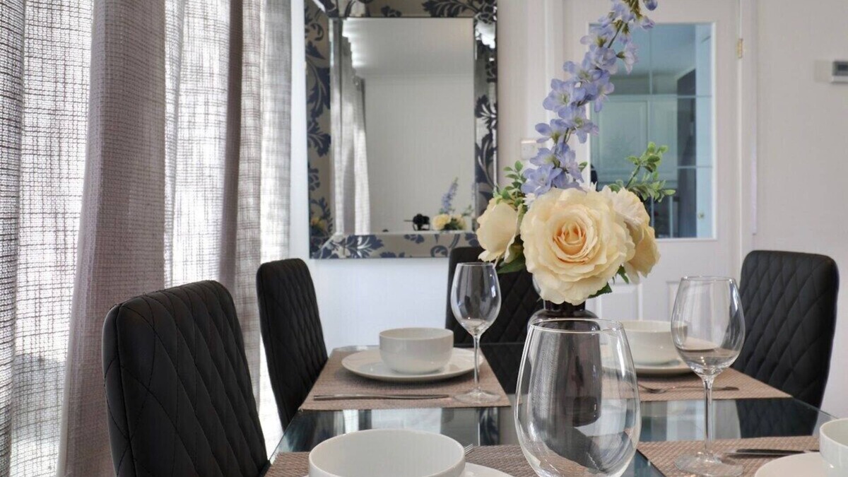 Stevenage House | Skyvillion - Valley Way - 3Bed House in Stevenage