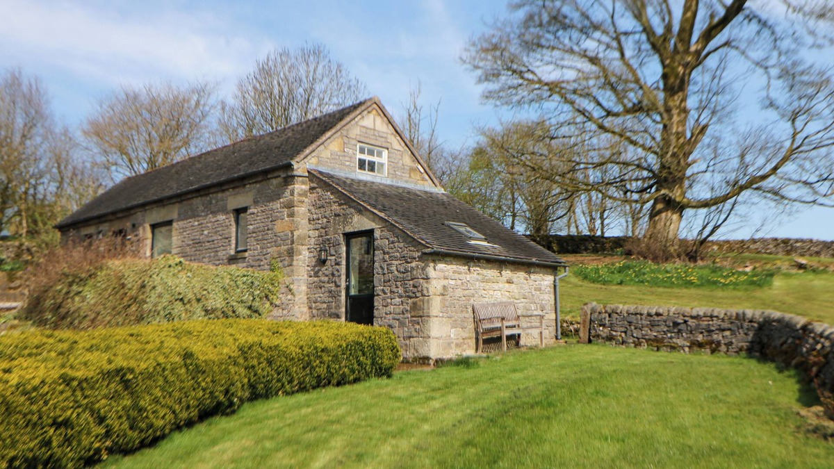 Cauldon Low Cottage | SLADE TOPS, pet friendly, with open fire in Ilam, Staffordshire