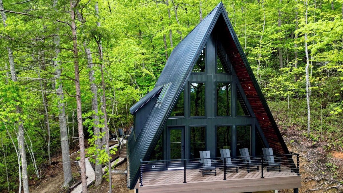 Stanton Cabin | Slate Estate Brand NEW RRG Cabin