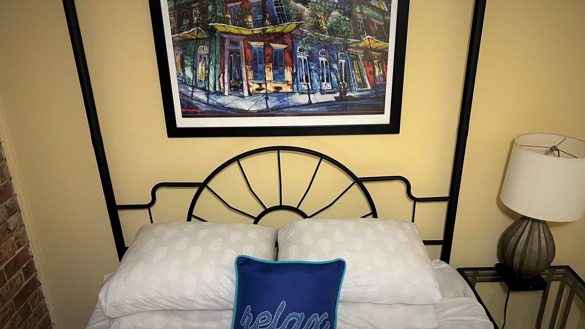Beauregard Town Historic District Condo | Sleek Downtown Condo quick to LSU, I-10, Mid-City