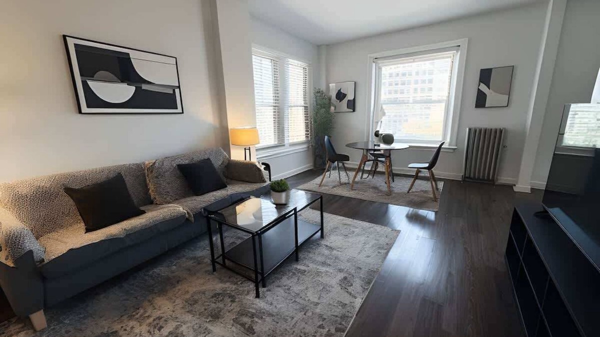 Hyde Park Apartment | Sleek & Functional 2-Bedroom Apt