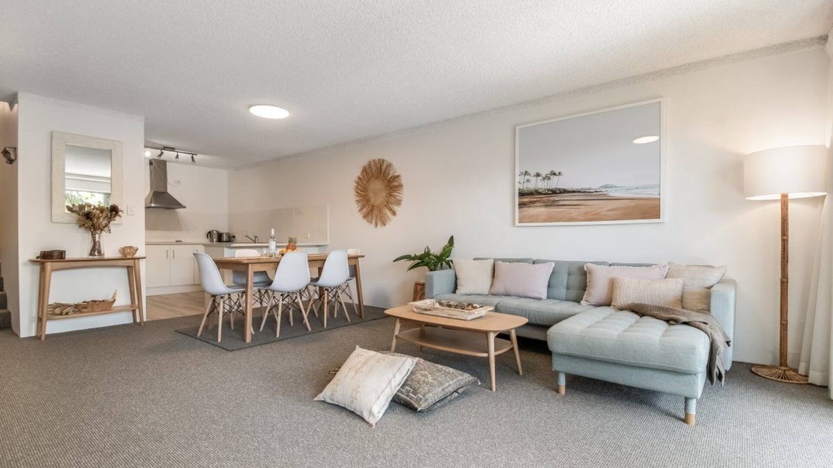North Creek Apartment | Sleek, modern and comfortable, this is a beautifully appointed apartment.