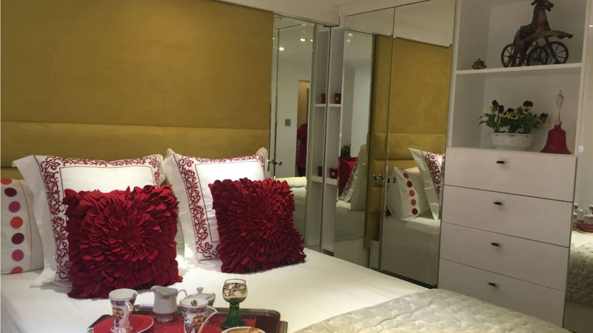 Brompton & Hans Town Apartment | SLEEP 4/5 -COOL SUMMER PLACE - KNIGHTSBRIDGE Tube 5 min walk EARLY Arrival Poss.