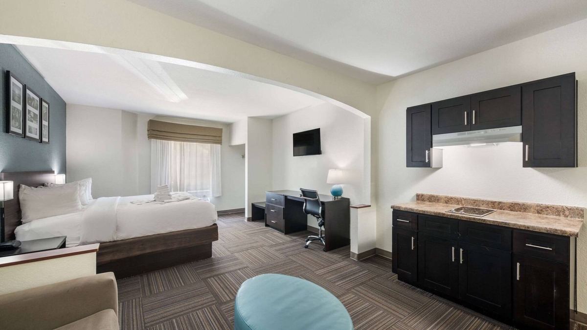 Chesapeake Hotel | Sleep Inn & Suites Chesapeake - Portsmouth