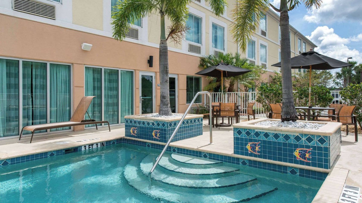 Port Charlotte - Charlotte Harbor Hotel | Sleep Inn & Suites Port Charlotte - Punta Gorda