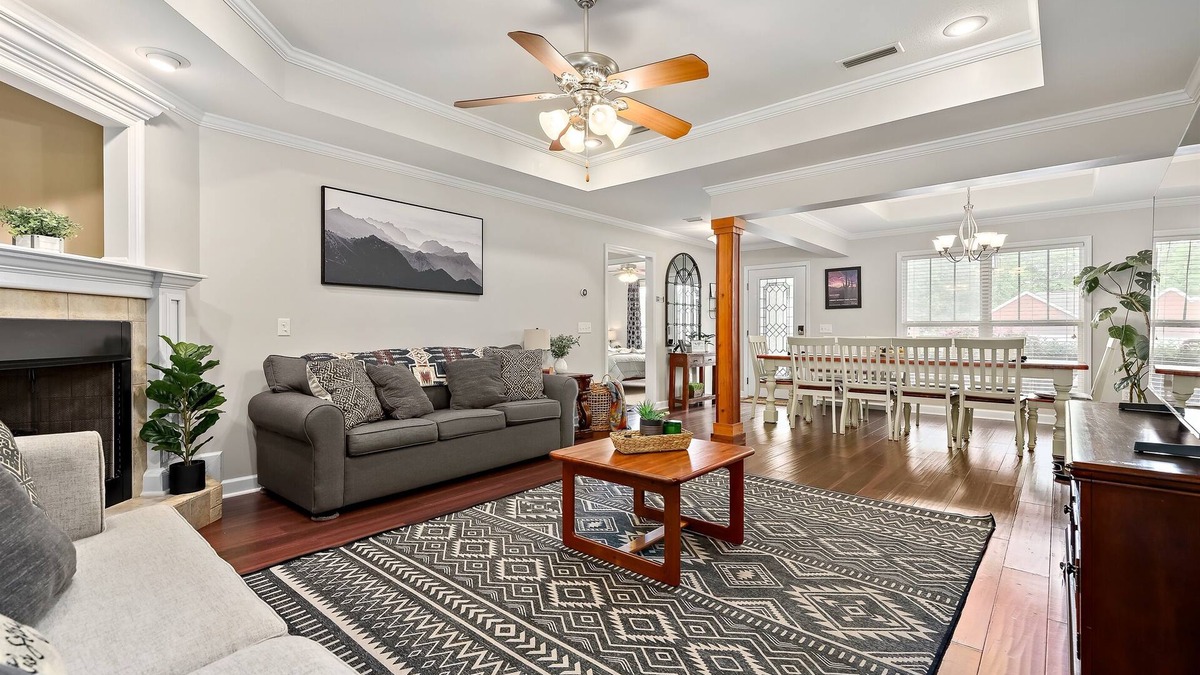 Enterprise House | Sleeps 10 I Pet-friendly I Mins to FT Rucker