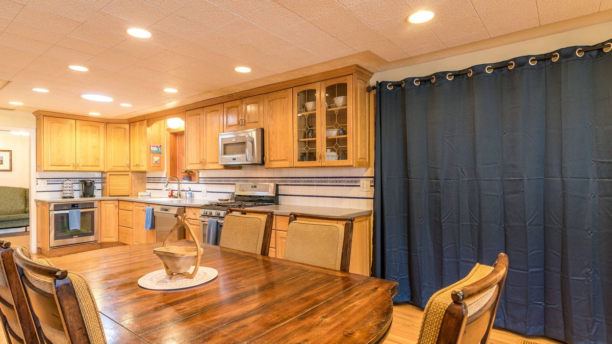 Farmington House | Sleeps 10, Lovely neighborhood, Minutes to SLC