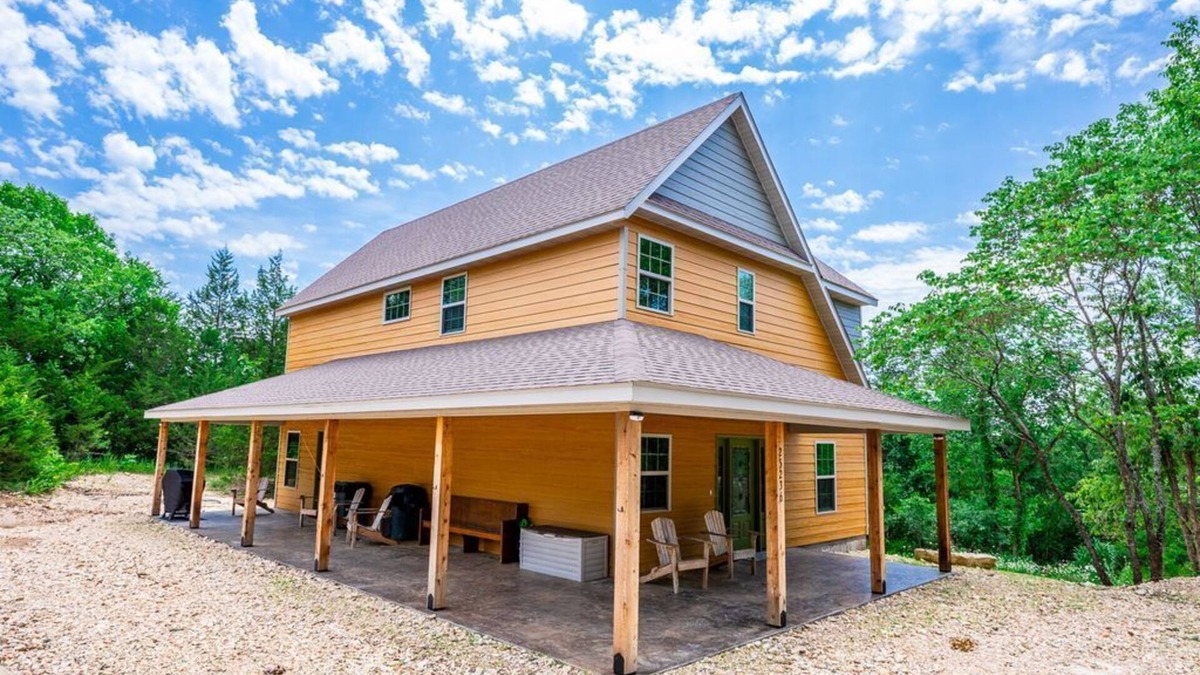 Cassville House | Sleeps 16-Marina, Pool, Roaring River & Table Rock