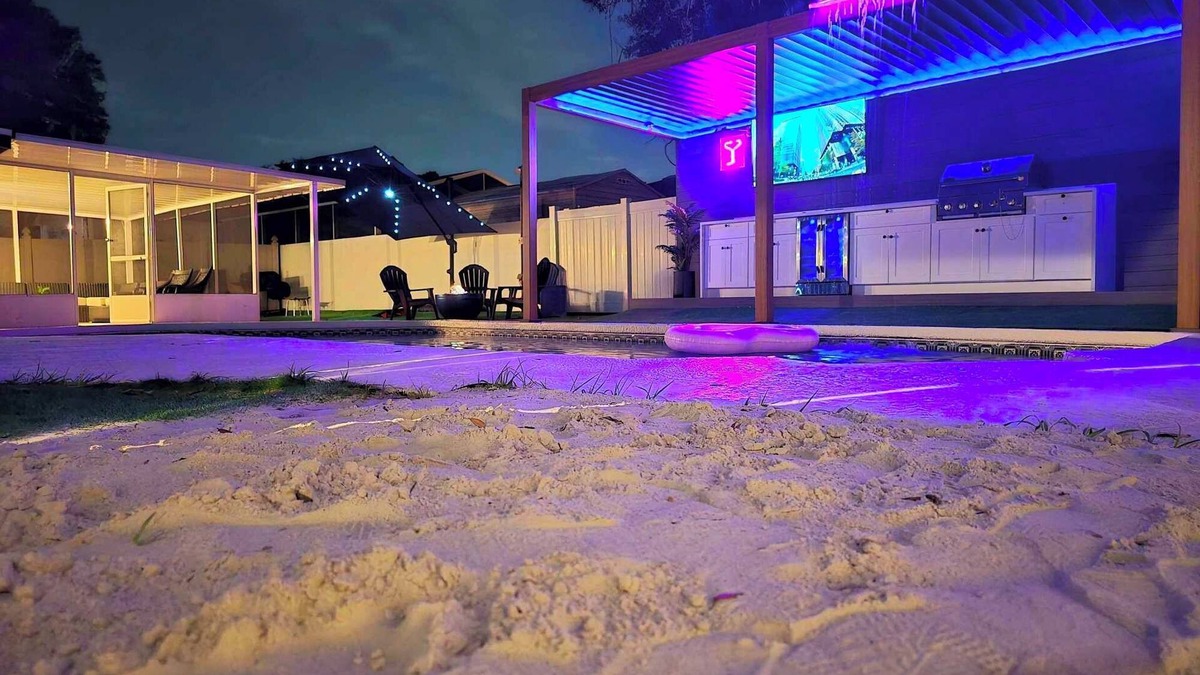 Egypt Lake-Leto House | Sleeps 17/Private Beach & Heated pool/mins to Downtown/Buccs/Bush Gardens/Zoo