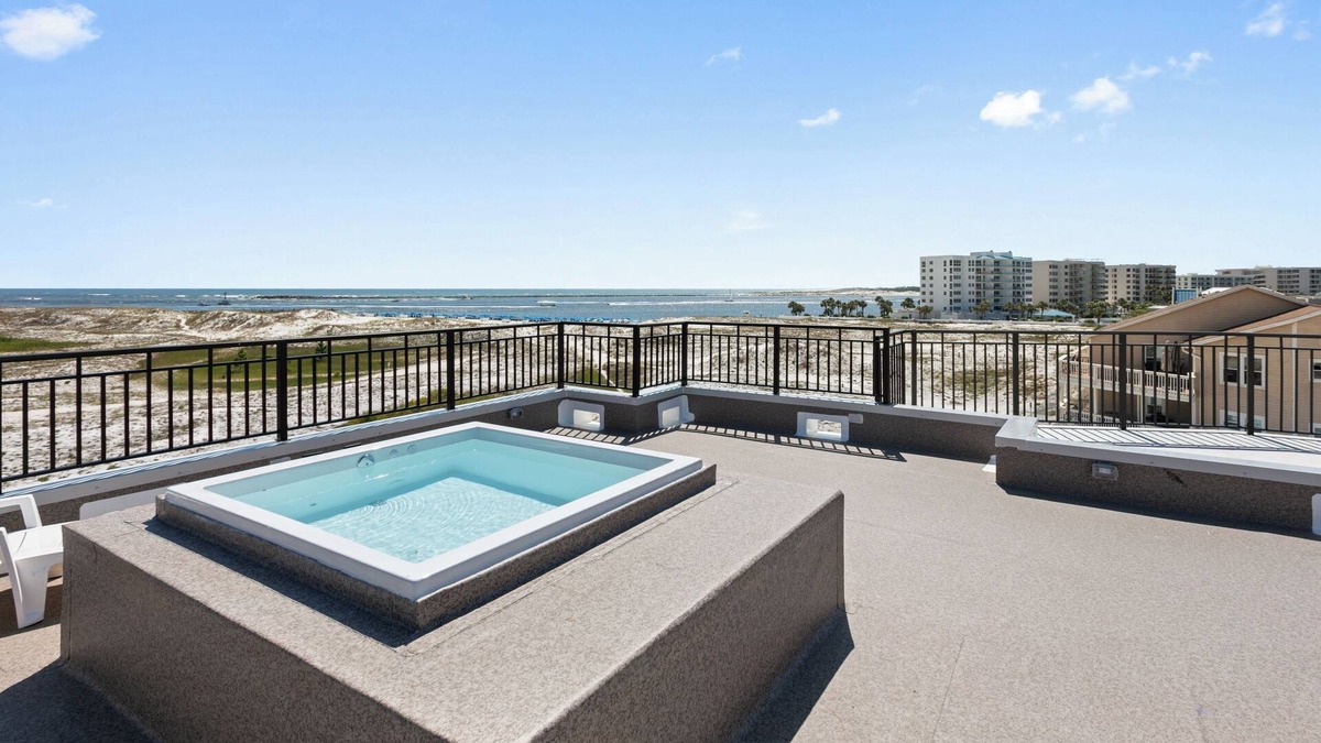 Holiday Isle House | Sleeps 24, HotTub, Pool, Steps 2 Beach, 2 Rooftop Tubs, 2 Kitchens, 2 Masters