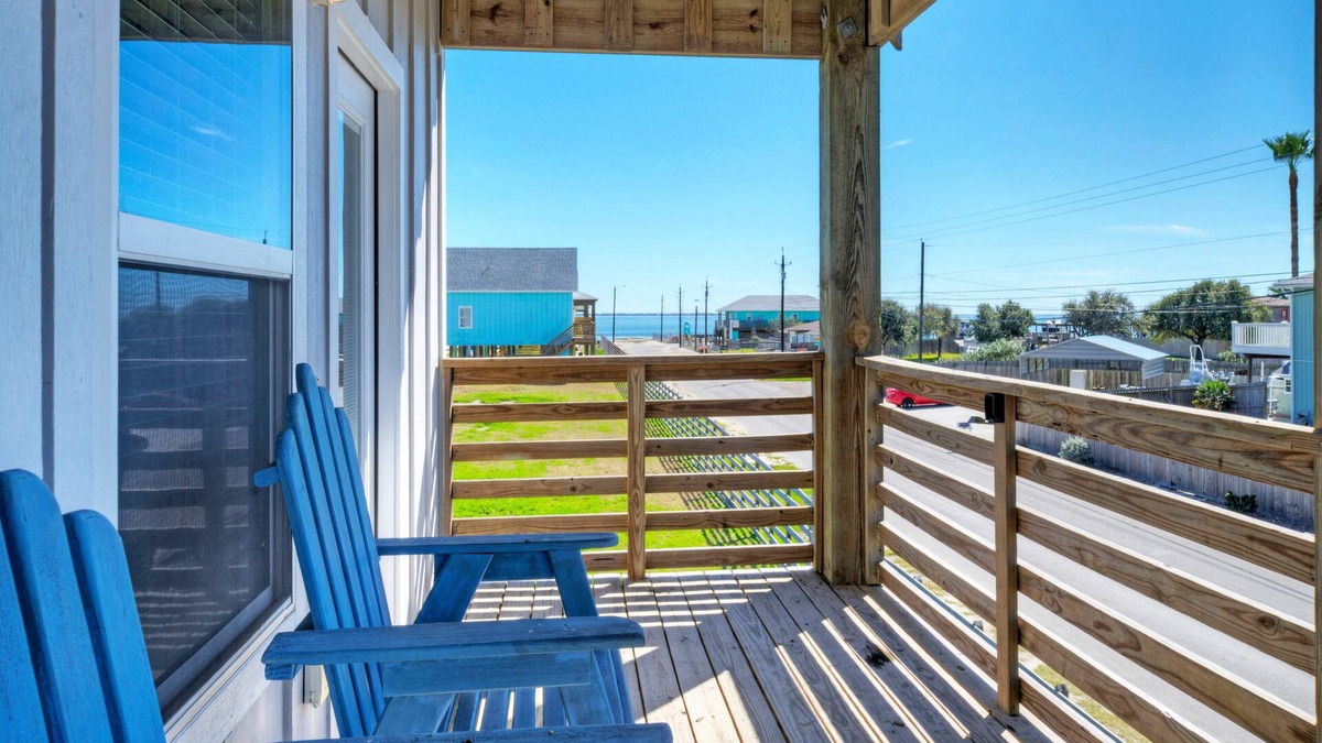 Flour Bluff House | Sleeps 26 | 2 Homes w/Waterfront Pool + Boat Dock | Laguna Village Escape