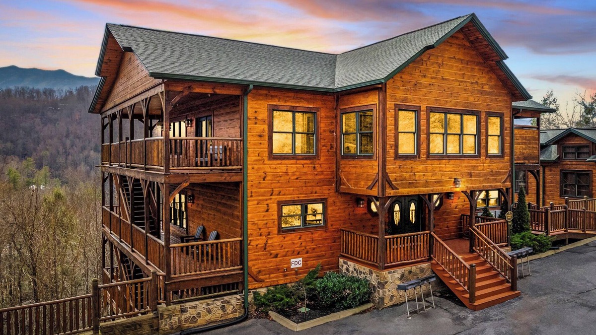 Gatlinburg Cabin | Sleeps 32! Perfect For Group Vacations & Reunions! Pool, Theater, Game Room!