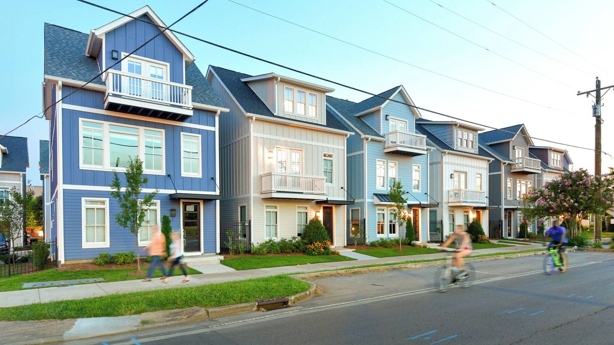 Buena Vista House | Sleeps 36, 3 Homes | Walk to Germantown | Modern Townhomes Near DT | AvantStay