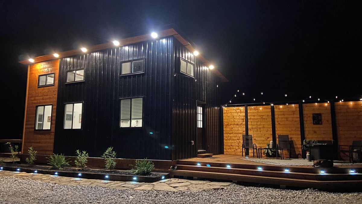 Beattyville Cabin | Sleeps 5-6 Near RRG-Hot Tub-Nice Sunrise-Quiet