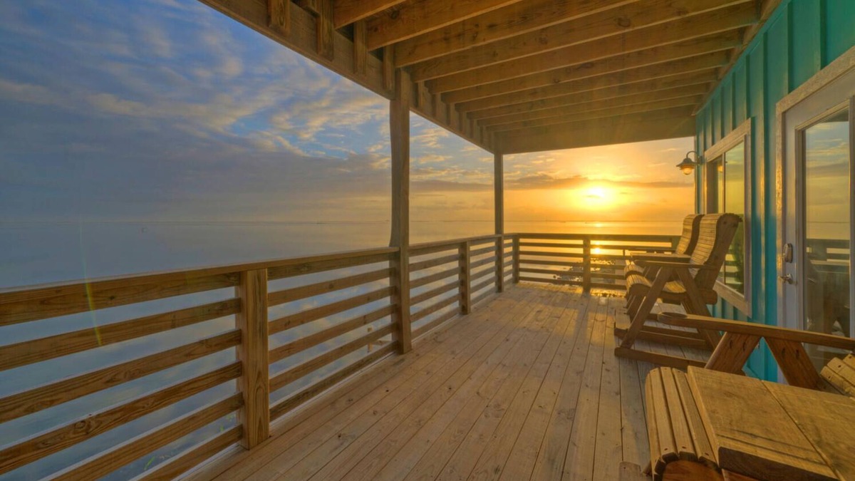 Flour Bluff House | Sleeps 54, 5 Homes | Private Boat Dock, Waterfront Pool & Views | Laguna Village
