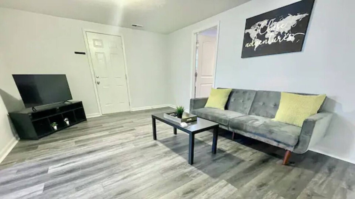 Franklin House | Sleeps 6! Newly Remodeled 1bd/1ba Apt in Franklin!