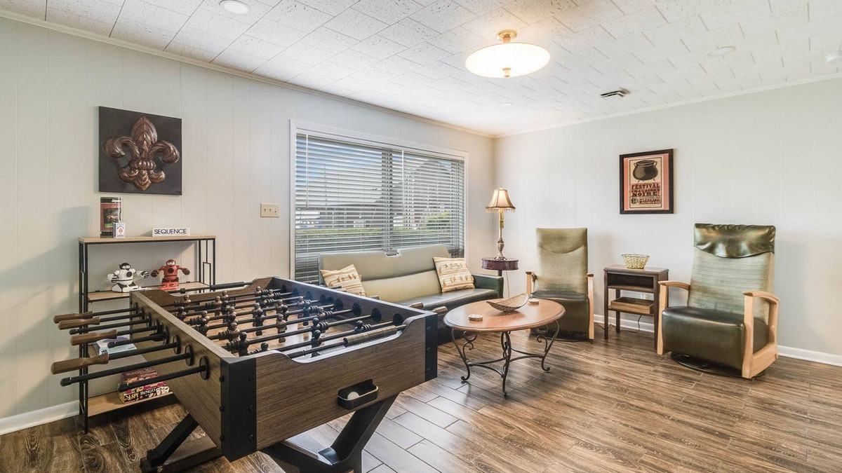 Lafayette House | Sleeps 8 (FOUR BEDS): Spacious Home Near Cajundome! Game Room, Fire Pit, BBQ