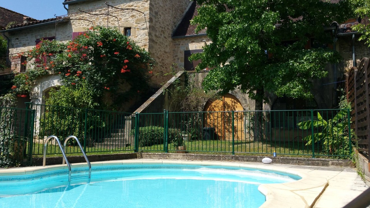 Saint-Jean-Lespinasse Cottage | Sleeps 8, swimming pool, view, classified 4*