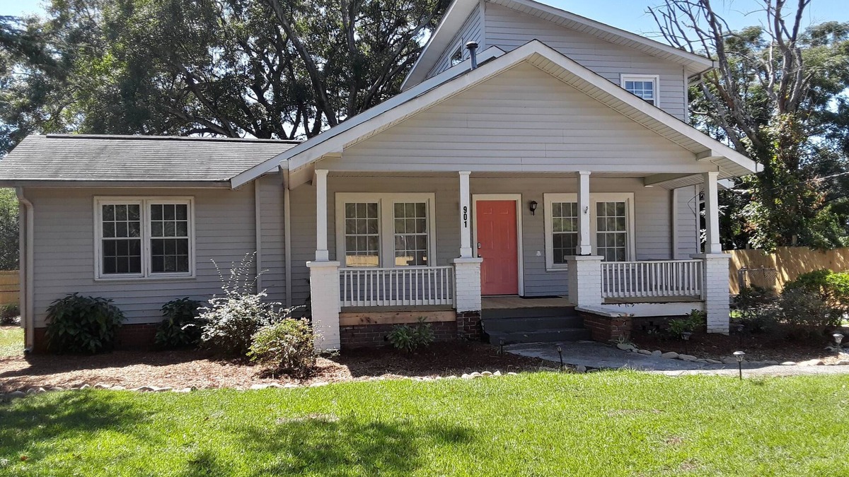 Wade Hampton House | Sleeps 8, minutes to downtown Greenville