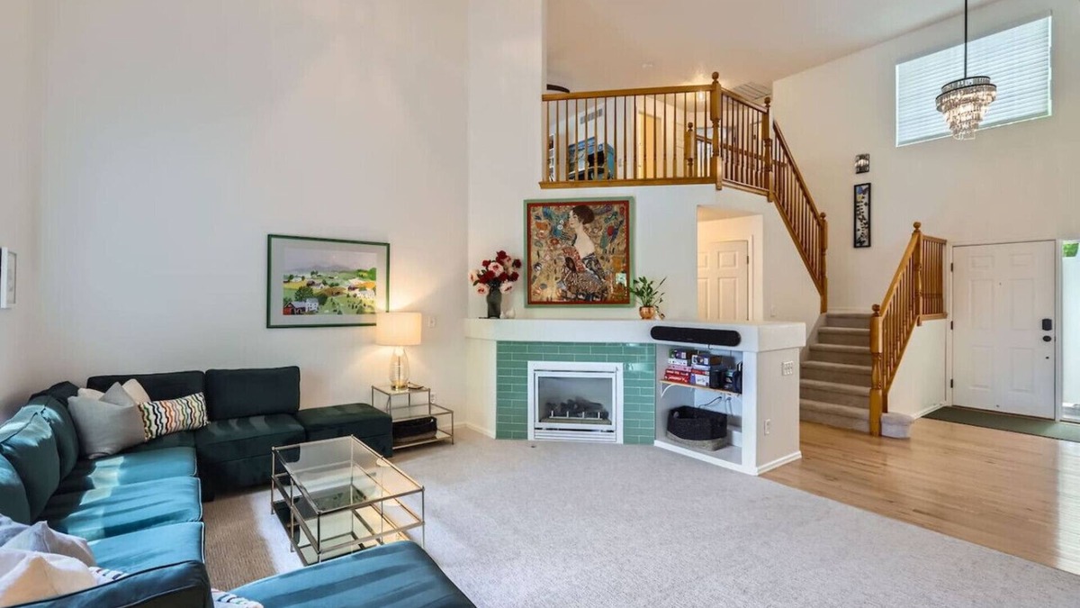 Erie House | Sleeps 9 - Family Retreat - Scenic Trails - Views