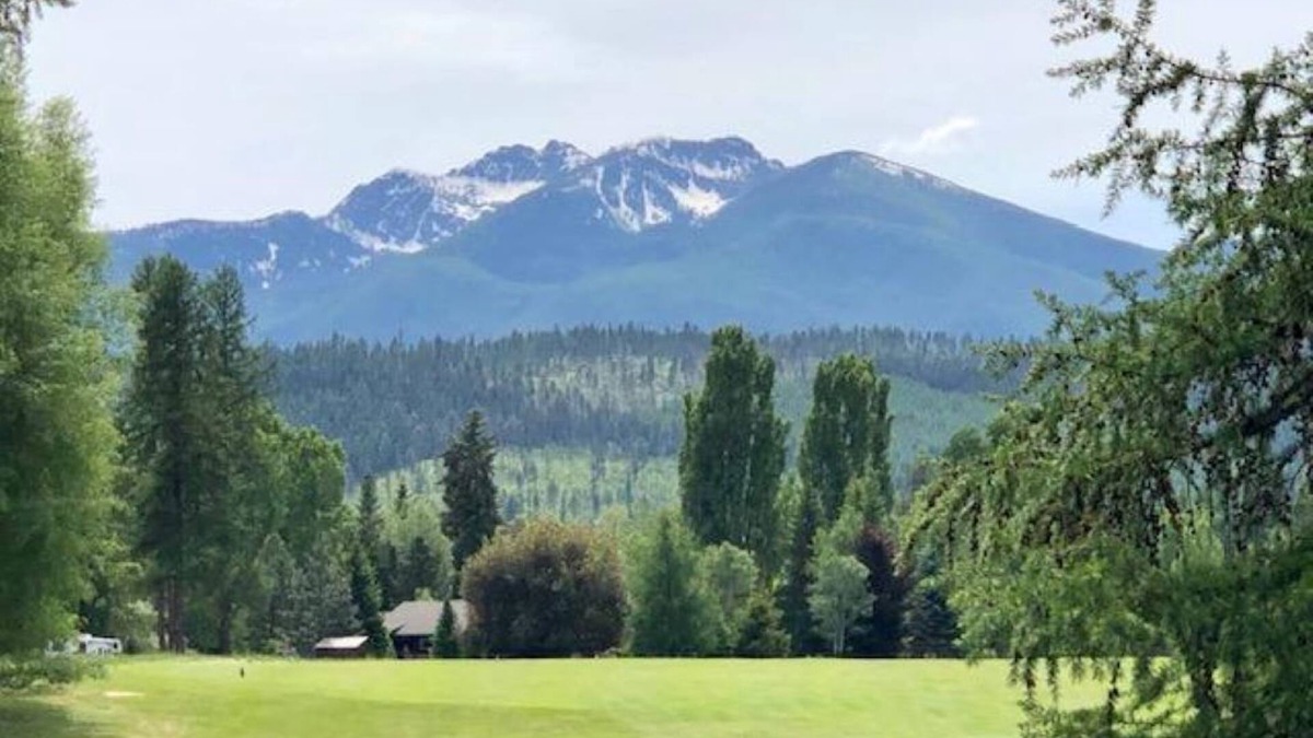 Libby House | Sleeps up to16! Family Friendly! Newly Renovated, steps from the Golf Course!