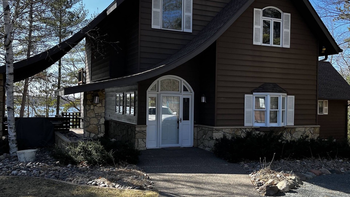 Amery House | Sleepy Deer Chalet! Spacious, Well-Appointed home on Beautiful Lake Wapogasset!