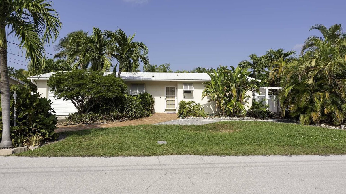 Cudjoe Gardens House | Slice of Paradise