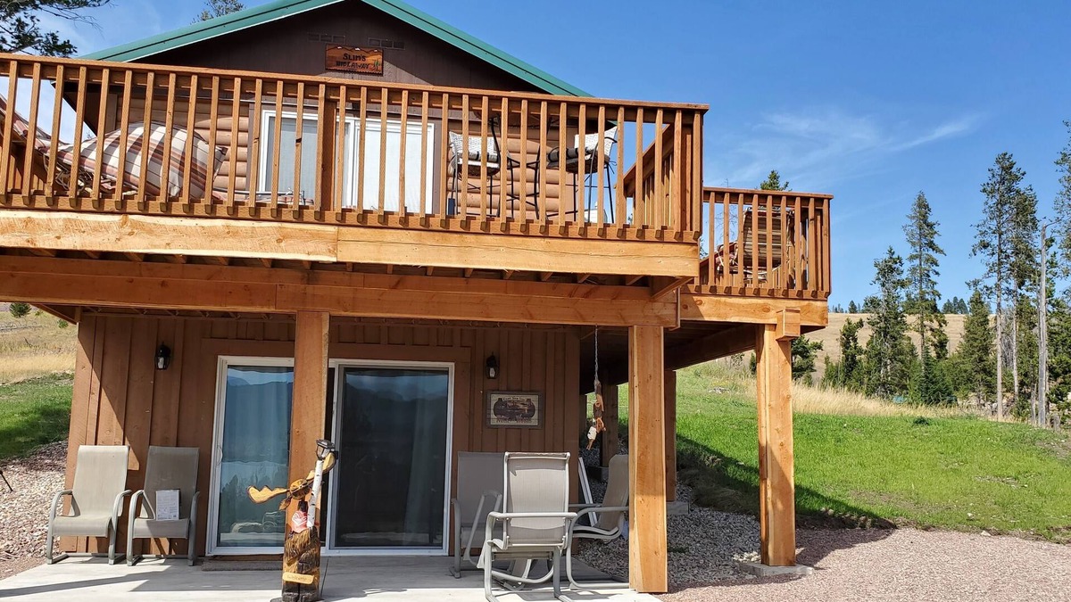 Anaconda Cabin | Slim's Hideaway - Cozy cabin with spectacular lake view