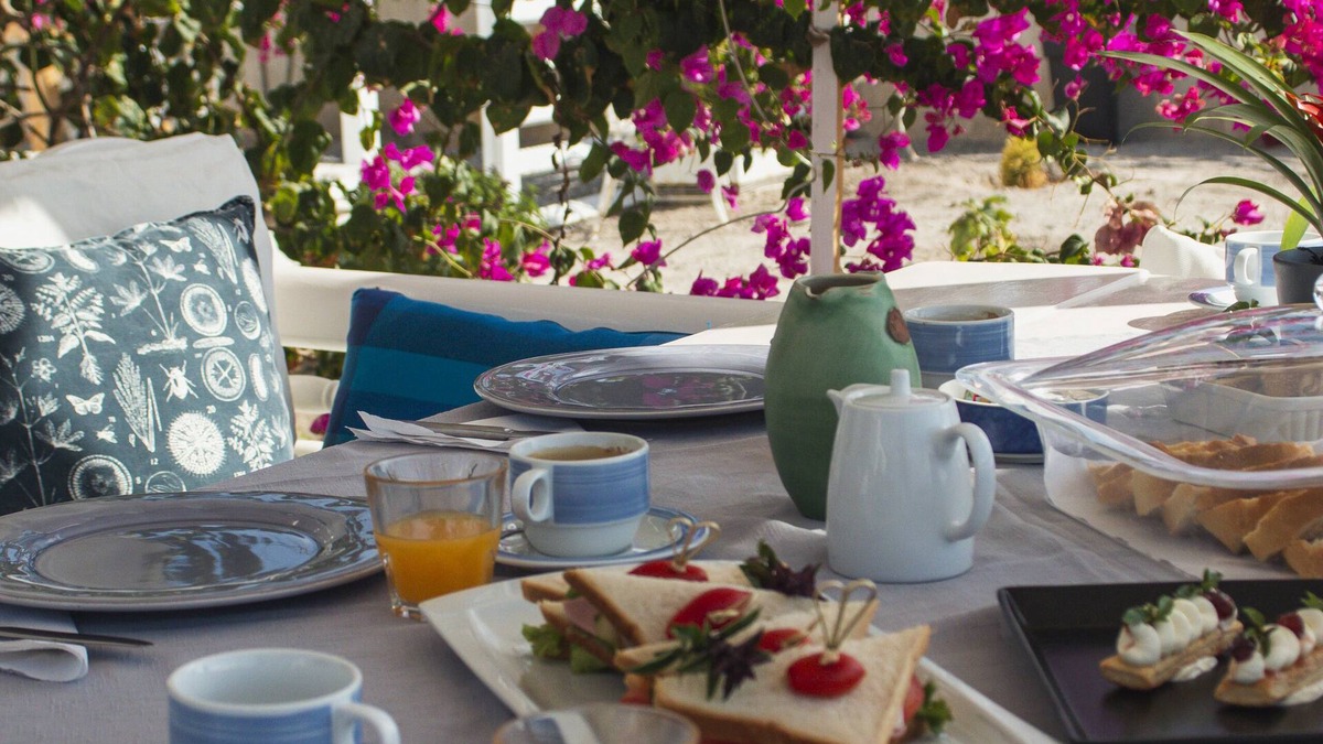 Santorini Villa | Slow-living in a spacious, lovely Villa & in walking distance from the beach
