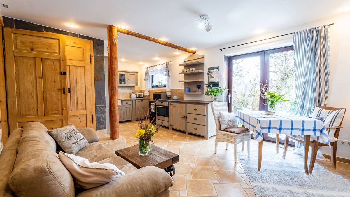 Bobingen Apartment | Small 41 :sep. Bedroom, garden