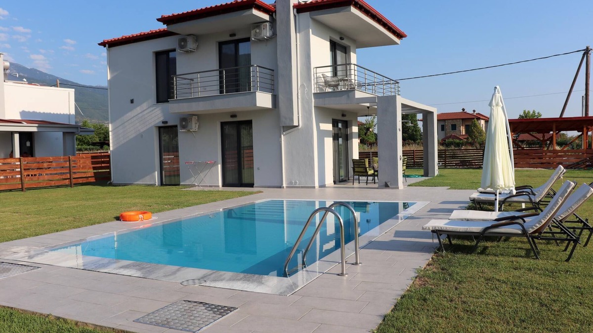 Skotina House | Small beautifully located resort with private pools.