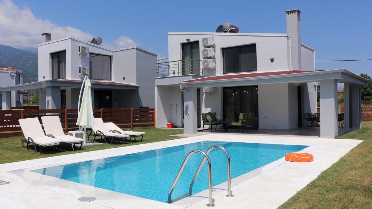 Skotina House | Small beautifully located resort with private pools.