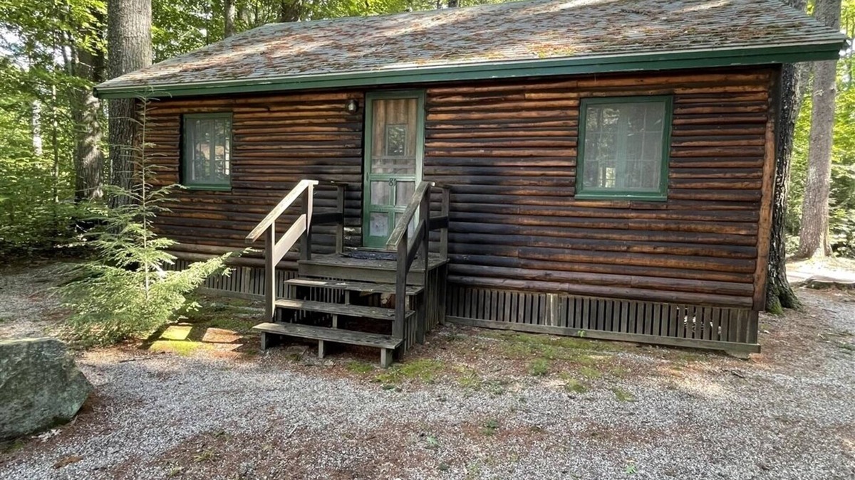Standish Cabin | SMALL CABIN NEAR SEBAGO LAKE. SATURDAY TO SATURDAY RENTAL.