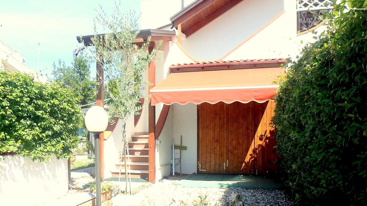 Lido di Pomposa House | Small chalet with air conditioning and comfortable VA garden
