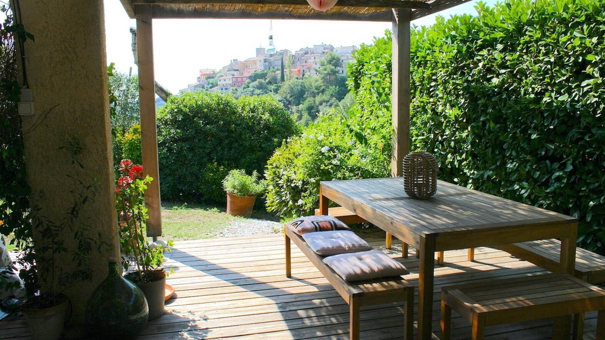 Biot House | SMALL CHARMING HOUSE 70m2, private garden and swimming pool in the grounds, parking