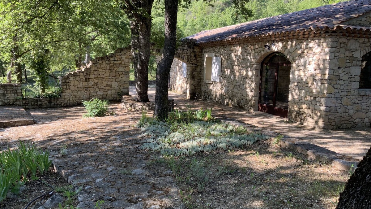 Saint-Martin-de-Castillon Other | Small Provencal farmhouse with p terrace and close to tourist attractions