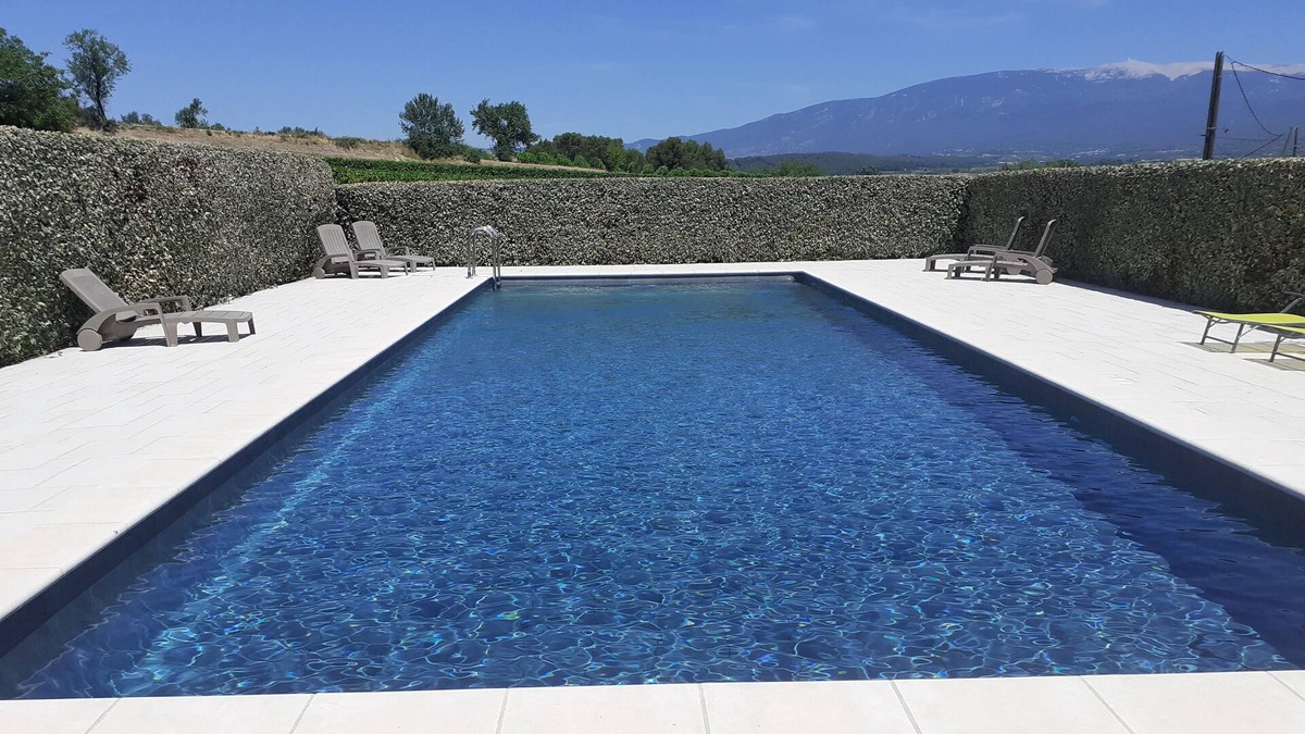 Blauvac Cottage | SMALL GITE AND LARGE 14M*5M SWIMMING POOL WITH BREATHTAKING VIEWS OF MONT VENTOUX