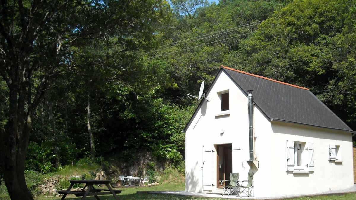 Plogonnec Cottage | Small gîte in the heart of nature near Quimper and Locronan