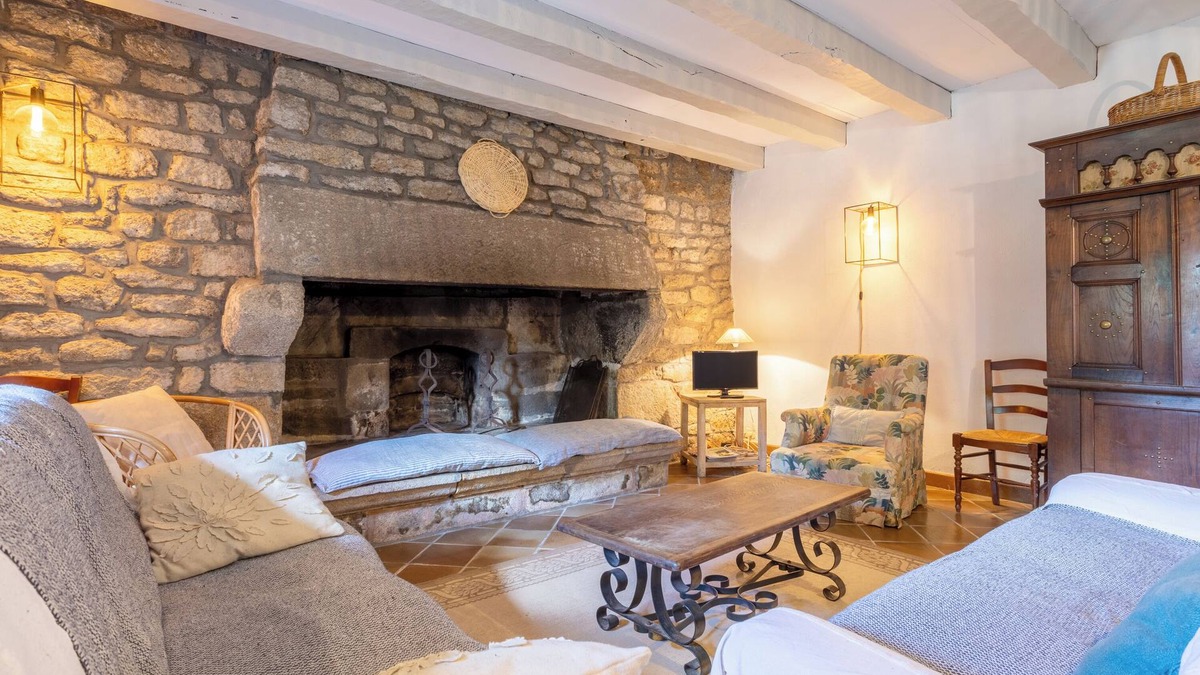Plobannalec-Lesconil House | Small House 'Gite Ty Coz - Beach 5min by Car' with Shared Terrace