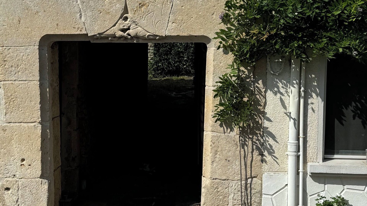 Nanteuil-en-Vallee House | Small house located 200 m from : Nanteuil en Vallée abbey.