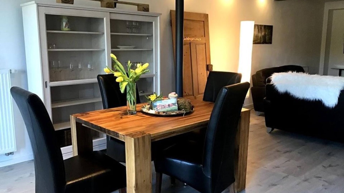 Muerlenbach Apartment | Small milk bar 6-bed vacation apartment Bathroom/WC wheelchair accessible. - Grindelborn Farm