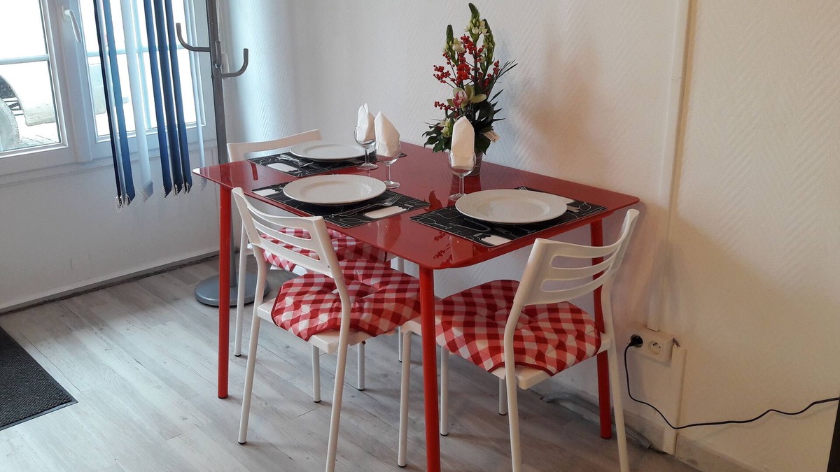 Treffiagat House | Small nest on the seafront between the port and beach