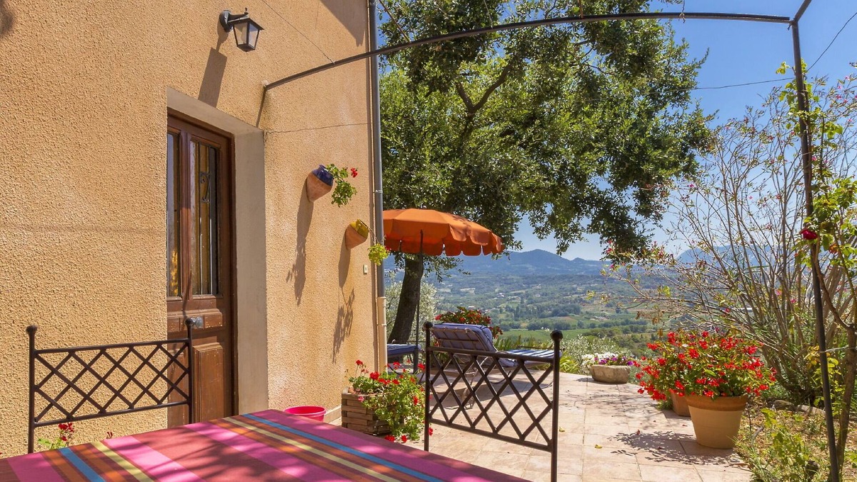 Mirabel-aux-Baronnies Cottage | SMALL PROVENCAL FARMHOUSE FOR 2 PEOPLE MAX 6KM FROM VAISON IN A PEACEFUL SETTING FACING THE VENTOUX MOUNTAINS