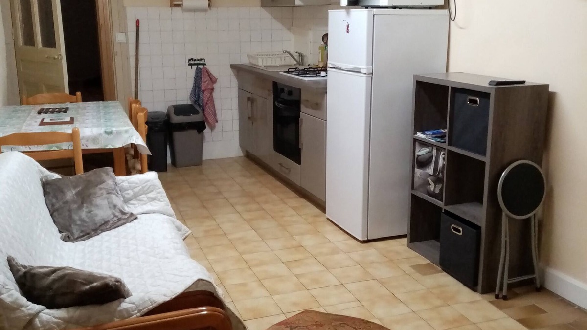Poligny House | Small semi-detached town house in Poligny